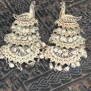 Vintage 925.  Pea fowl. Earring